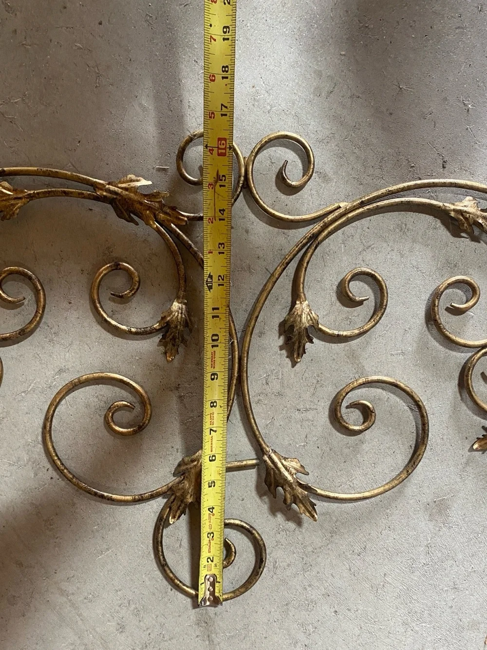 Ornate Metal Scroll Wall Decor in Gold - Elegant Home Accent